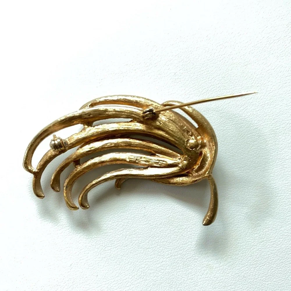 N/A vintage pin